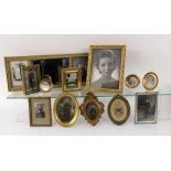 LOT VON 12 BILDERRÄHMCHEN meist Holz A LOT OF 12 SMALL PICTURE FRAMES mostly wood