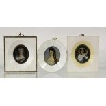 3 MINIATUREN mit Kaiserinnen. Farbig gemalt. Fossiles Elfenbein. 3 MINIATURES with empresses.