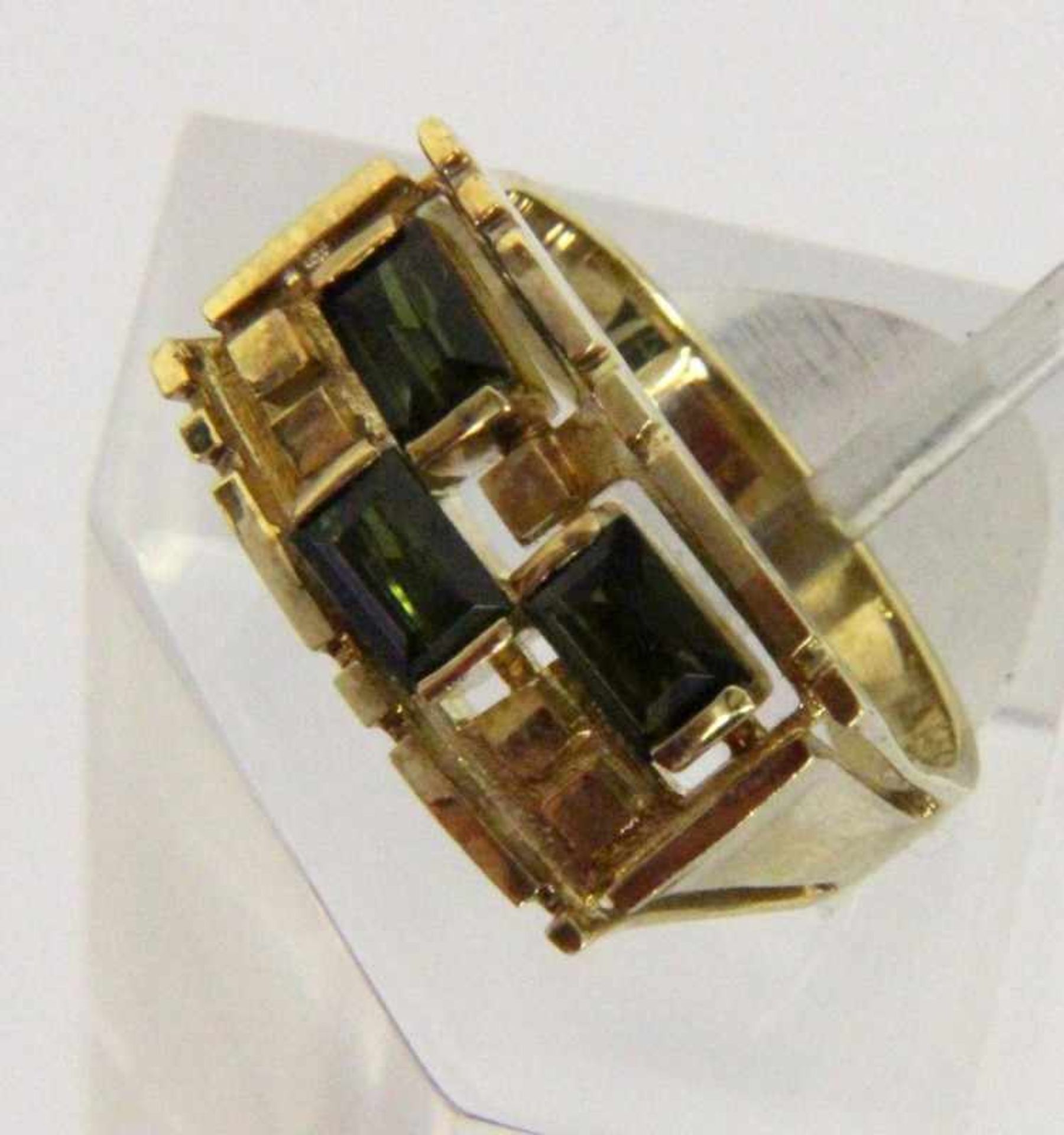 DAMENRING 585/000 Gelbgold mit Turmalinen. Brutto ca. 6,6g, Gr. 56 A LADIES RING, 585/000 yellow