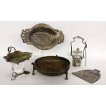 6 TEILE JUGENDSTIL METALL Teils versilbert, teils Messing. 6 ART NOUVEAU METAL ITEMS Partly silver-