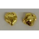 PAAR OHRSTECKER Feingold und 585/000 Gelbgold A PAIR OF STUD EARRINGS Fine gold and 585/000 yellow