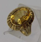 DAMENRING 585/000 Gelbgold mit Citrin. Brutto ca. 6,8g, Gr. 56 A LADIES RING 585/000 yellow gold set