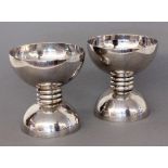 ZWEI ART DECO COCKTAILSCHALEN Versilbertes Metall. H.10,5cm TWO ART DECO COCKTAIL GOBLETS Silver-