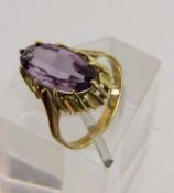 DAMENRING 585/000 Gelbgold mit Amethyst. Brutto ca. 4,7g, Gr. 58 A LADIES RING 585/000 yellow gold