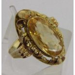 DAMENRING 585/000 Gelbgold mit Citrin. Brutto ca. 5,9g, Gr. 58 A LADIES RING 585/000 yellow gold set