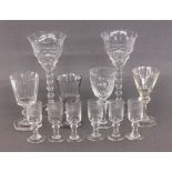 LOT VON 12 GLÄSERN 6 Kristallgläser und 6 geätzte Schnapsgläser A LOT OF 12 GLASSES 6 crystal