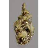 ANHÄNGER MIT FEINGOLDNUGGET Ca. 4,6g A PENDANT WITH FINE GOLD NUGGET Approximately 4.6 g