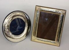 ZWEI SILBERRAHMEN TWO SILVER FRAMES