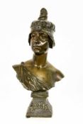 BÜSTE IM JUGENDESTIL Patinierte Bronze, bez.: "Bakis" H.64cm AN ART NOUVEAU STYLE BUST Patinated