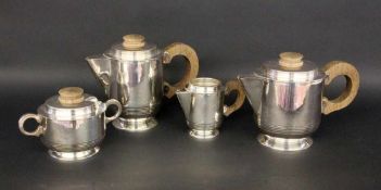 ART DECO TEE- UND KAFFEESERVICE Versilbert. 4-teilig. H.18cm AN ART DECO TEA AND COFFEE SERVICE