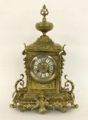 KAMINUHR Frankreich, 19.Jh. Barockstil. Vergoldetes Bronzegehäuse. Pendulenwerk mit Schlag auf