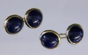 PAAR MANSCHETTENKNÖPFE 585/000 Gelbgold mit Lapislazuli. Brutto ca. 9g A PAIR OF CUFFLINKS 585/000