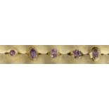 LOT VON 5 DAMENRINGEN 333/000 Gelbgold mit Amethysten, Zus. ca. 16g A LOT OF 5 LADIES RINGS 333/