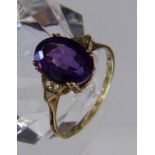 AMETHSTRING 585/000 Gelbgold mit Amethyst und 6 Diamanten. Gr. 58, Brutto ca. 3,6g A RING SET WITH