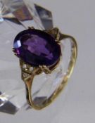 AMETHSTRING 585/000 Gelbgold mit Amethyst und 6 Diamanten. Gr. 58, Brutto ca. 3,6g A RING SET WITH