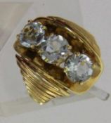 DAMENRING 585/000 Gelbgold mit Aquamarinen. Brutto ca. 10,8g, Gr. 56 A LADIES RING 585/000 yellow