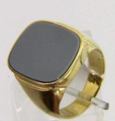 HERRENRING 585/000 Gelbgold mit Lagenstein. Brutto ca. 11g, Gr. 64 A MEN'S RING 585/000 yellow