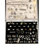LOT SILBERSCHMUCK ca. 87 Teile A LOT OF SILVER JEWELLERY ITEMS approximately 87 pieces