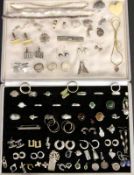 LOT SILBERSCHMUCK ca. 87 Teile A LOT OF SILVER JEWELLERY ITEMS approximately 87 pieces