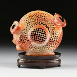 A CHINESE RETICULATED AGATE CRAB BASKET, LATE 19TH CENTURY, PROBABLY QING DYNASTY, the circular