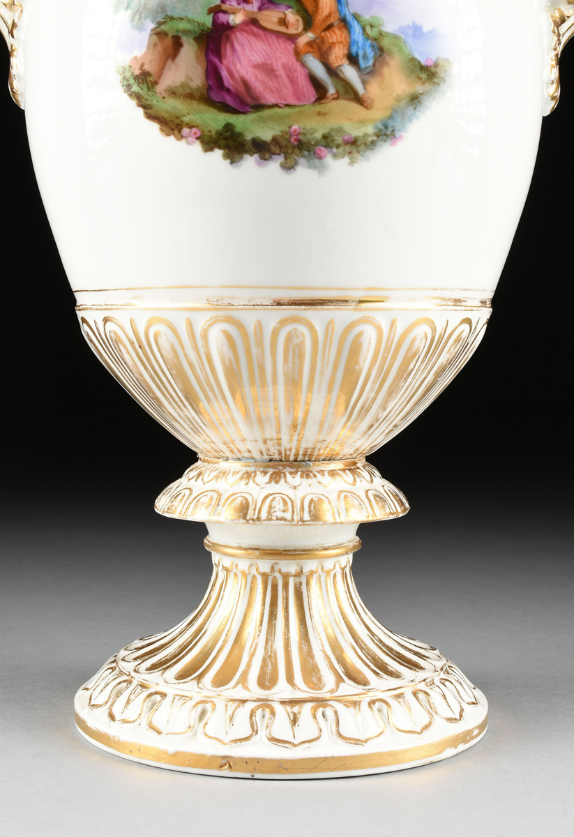 A CONTINENTAL PORCELAIN VASE WITH GILT AND TRANSFER PRINTED DECORATION, 20TH CENTURY, of baluster - Image 7 of 11