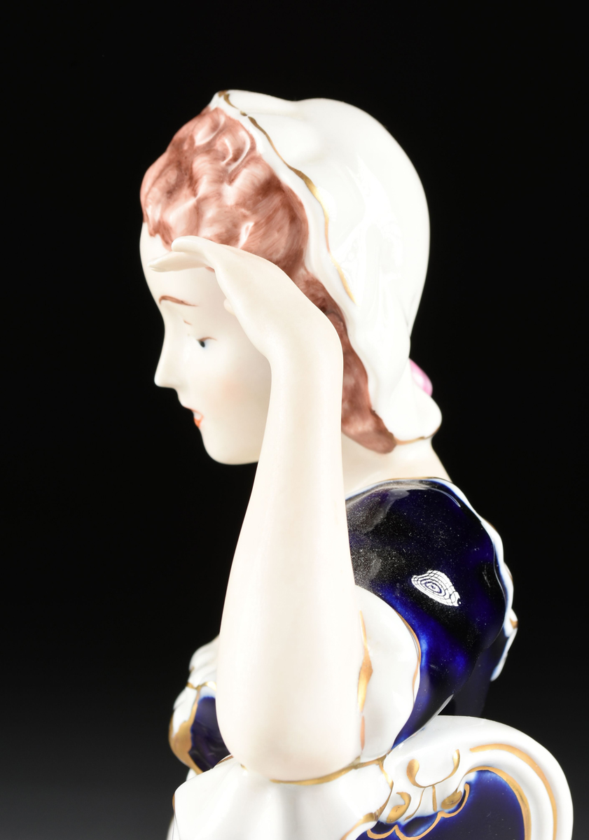 A ROYAL DUX (DUCHCOVSKY) PORCELAIN HAND PAINTED FIGURE OF A SEATED WOMAN, DUCHOV, CZECHOSLOVAKIA, - Image 7 of 13