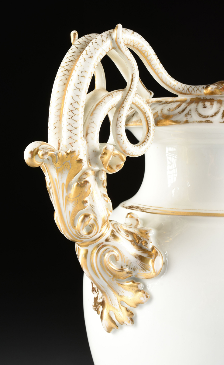 A CONTINENTAL PORCELAIN VASE WITH GILT AND TRANSFER PRINTED DECORATION, 20TH CENTURY, of baluster - Image 9 of 11