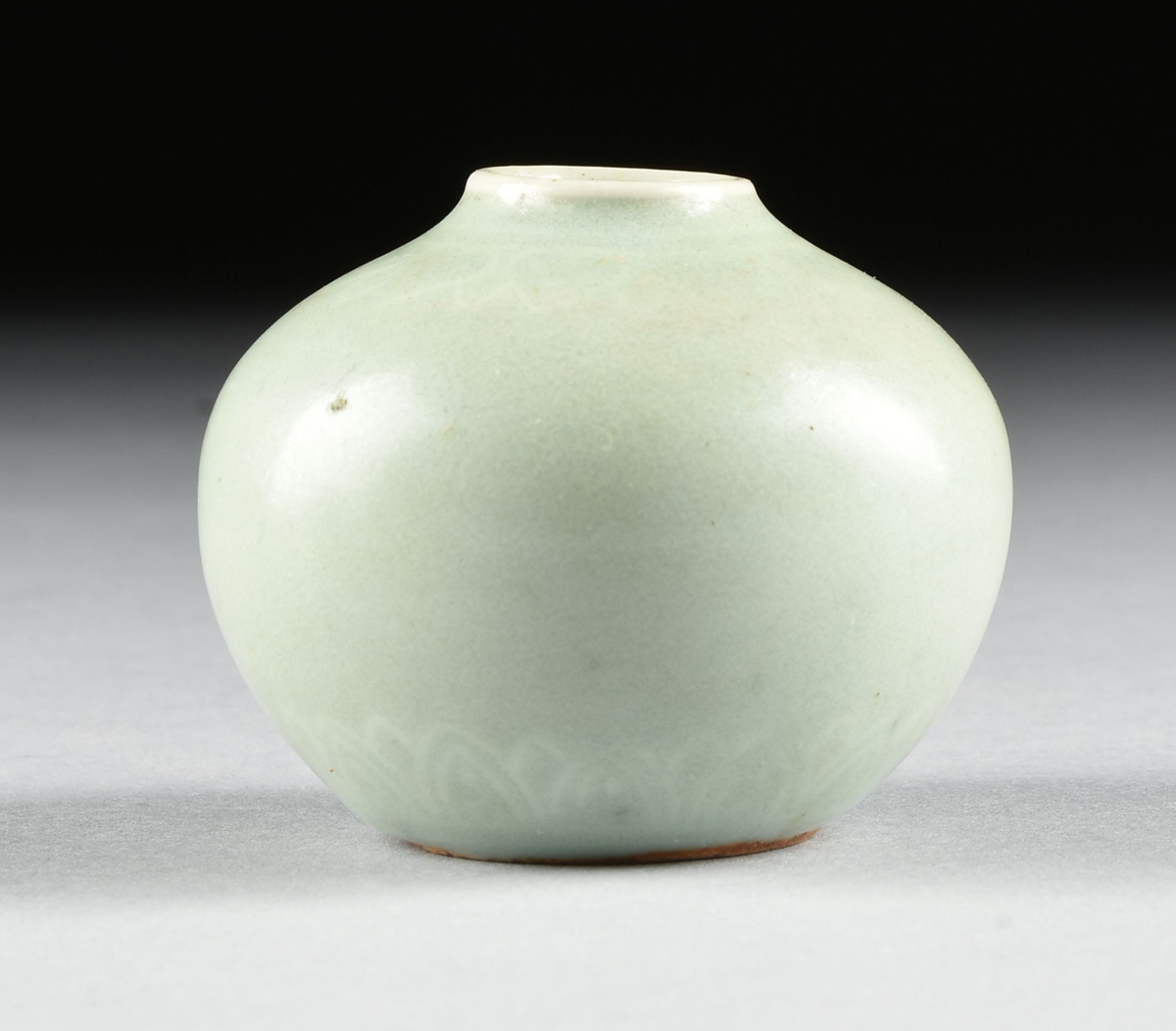 A KOREAN SLIP INLAID CELADON VASE, CHOSON DYNASTY (1392-1910), of squat globular form with incised - Image 2 of 5