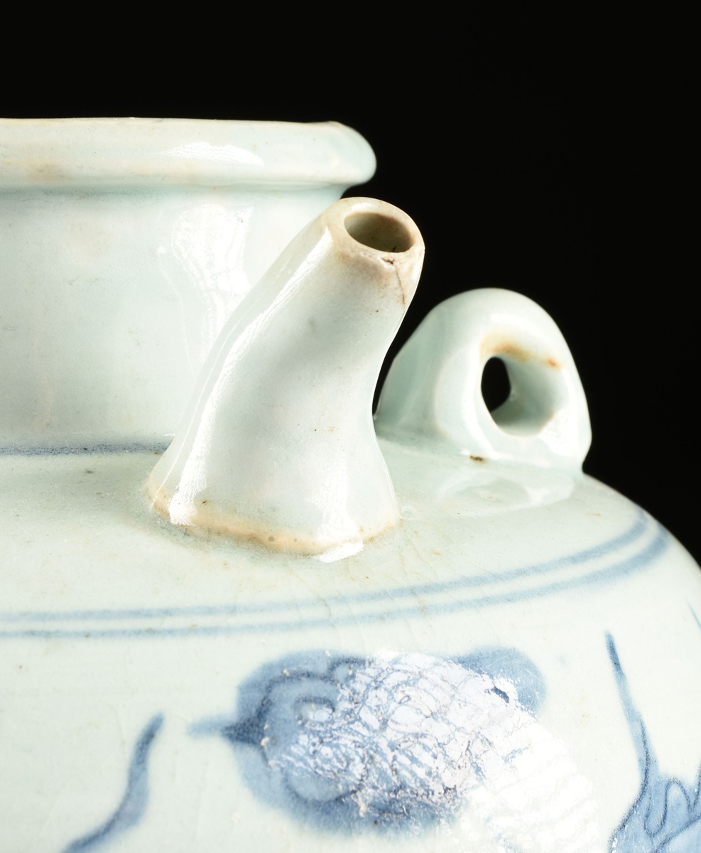 A CHINESE EXPORT BLUE AND WHITE DOUBLE HANDLED WINE/WATER JUG, LATE QING DYNASTY STYLE, the circular - Image 2 of 11