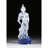 AN IMPERIAL STYLE CHINESE BLUE AND WHITE PORCELAIN FIGURAL IDOL OF ERLANG SHEN, POSSIBLY MING