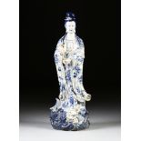 AN IMPERIAL STYLE CHINESE BLUE AND WHITE PORCELAIN FIGURAL IDOL OF GUANYIN, POSSIBLY MING DYNASTY (