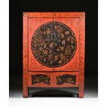 A CHINESE EXPORT LATE QING DYNASTY STYLE PARCEL GILT POLYCHROME ELM CABINET, MID 20TH CENTURY, a