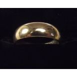 A 9ct gold ring - 4g, size L