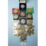 A quantity of commemorative's including: Gibraltar crown 1971, Churchill crowns 1965, Silver Wedding