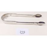 A pair of Georgian silver sugar tongs - 44g