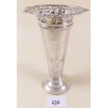 An Edwardian silver vase with pierced rim circa 1900 - 134g