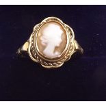 A 9 carat gold cameo ring - size N