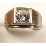 A 9 carat gold gents ring set paste, size V