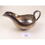 A silver sauce boat Birmingham 1937, 165g