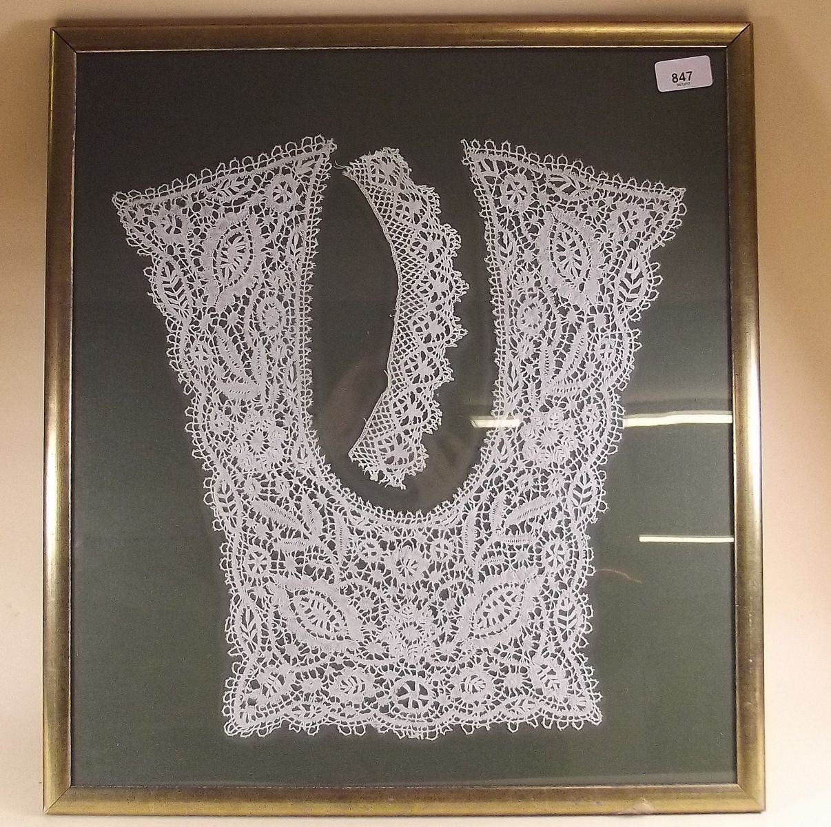 An antique lace collar framed and glazed- 40 x 28cm