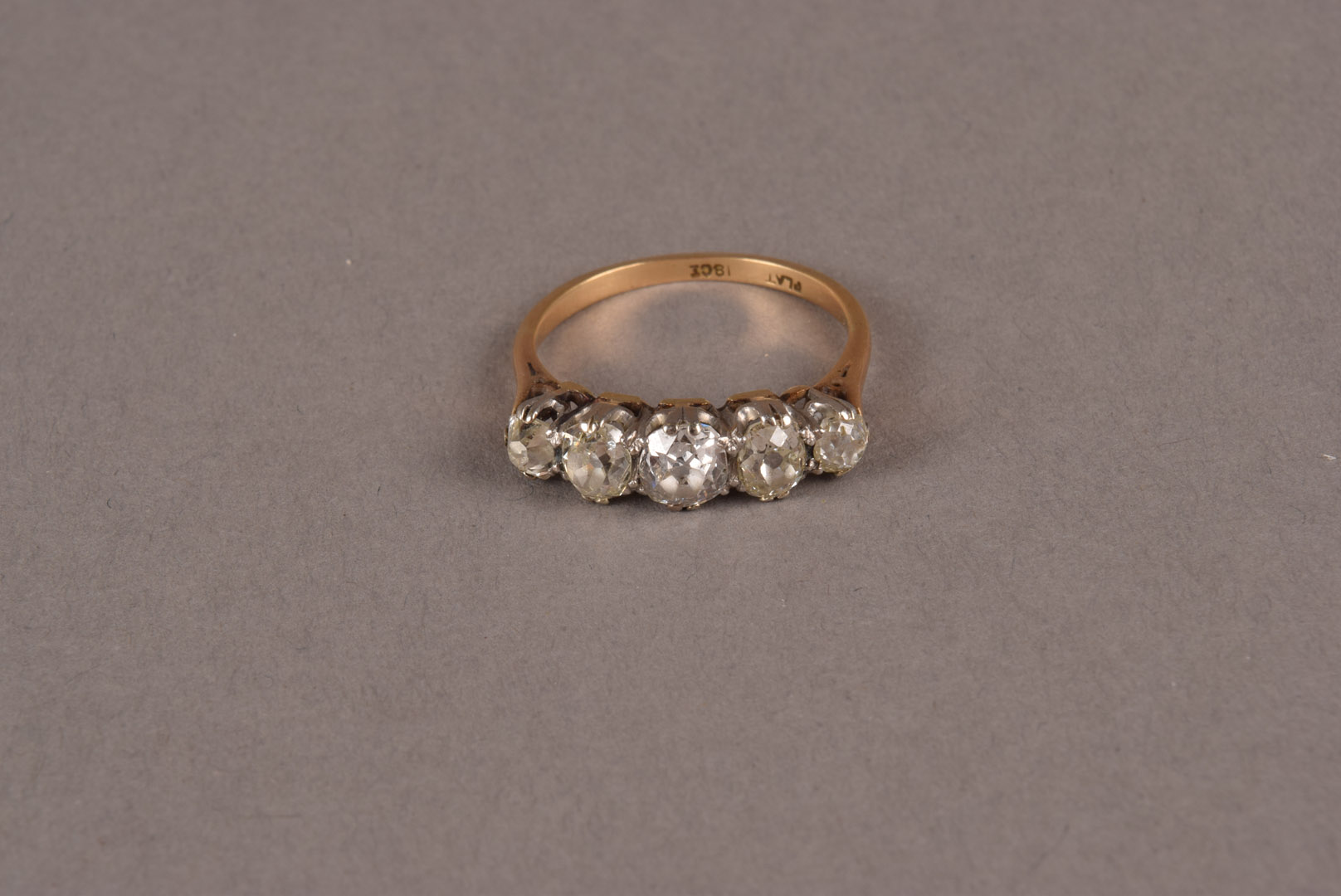 A late Victorian or Edwardian period five stone diamond engagement ring, having graduating old - Image 2 of 4