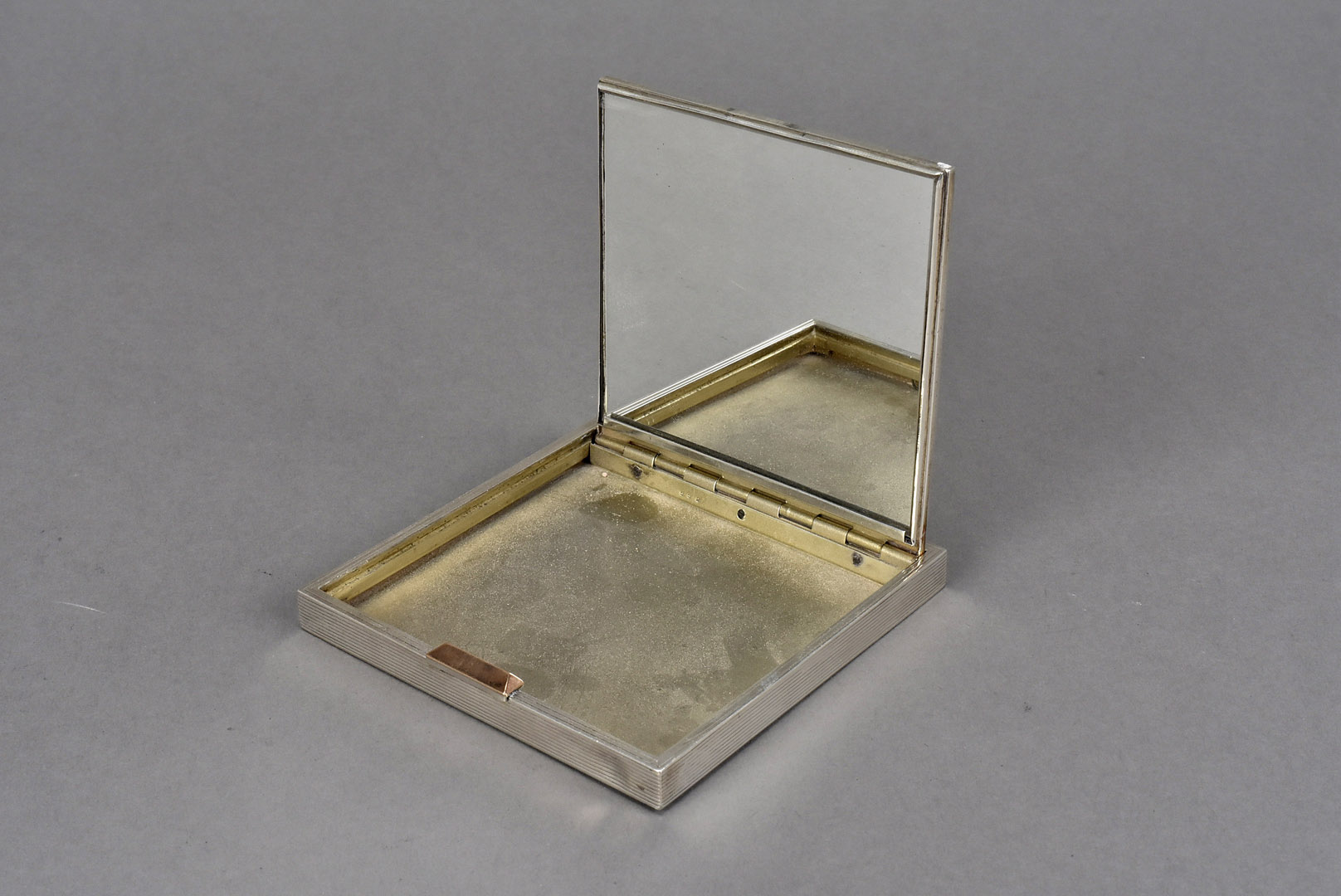 A fine George VI silver Art Deco style compact by D.S & S, the square form case with engraved - Image 2 of 4