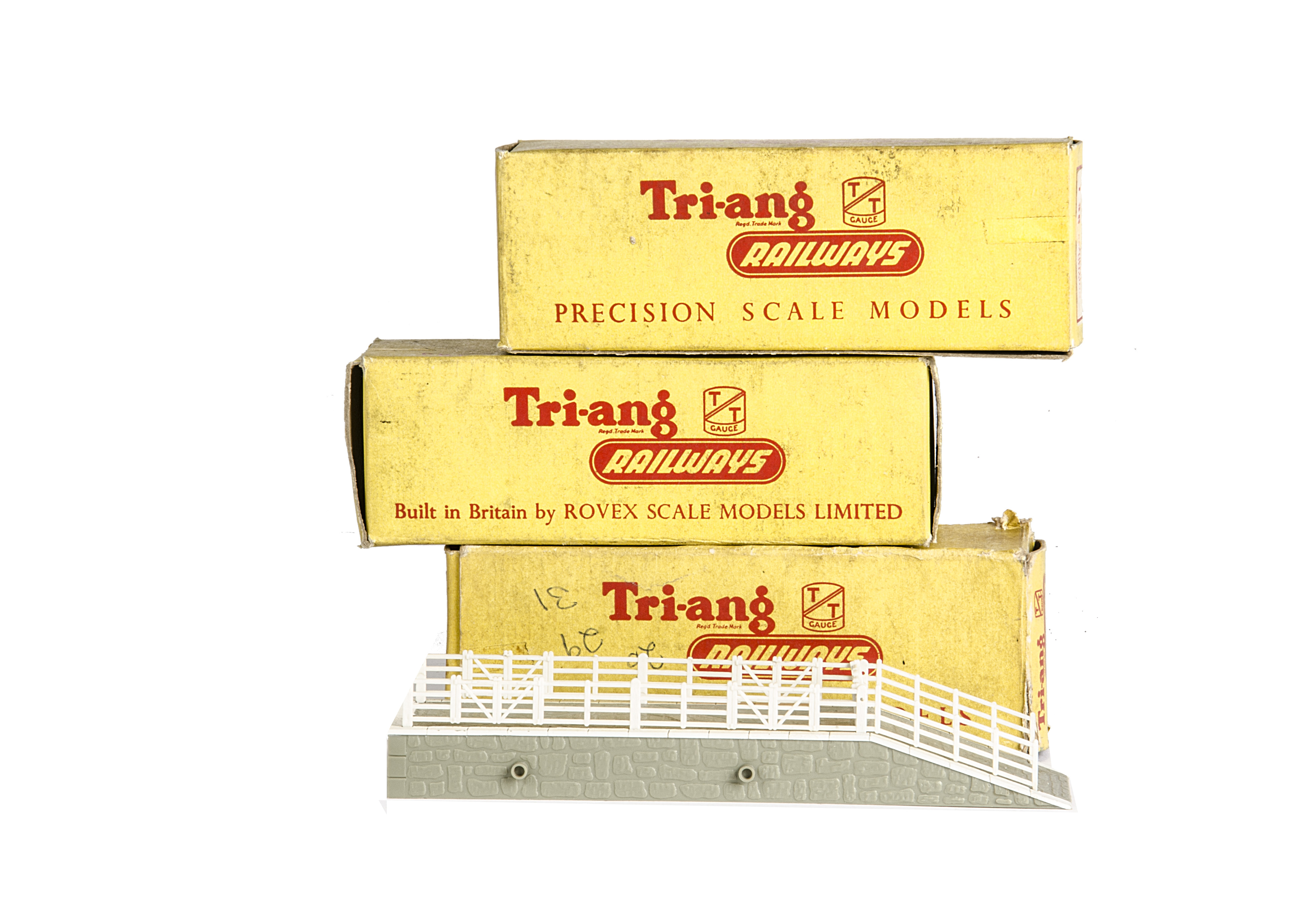 Triang TT Diesel Refuelling Units and Cattle Dock, two refuelling units, in original boxes with
