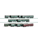 Tri-ang TT Gauge assorted boxed and unboxed SR green Coaches, including main line (7), utility