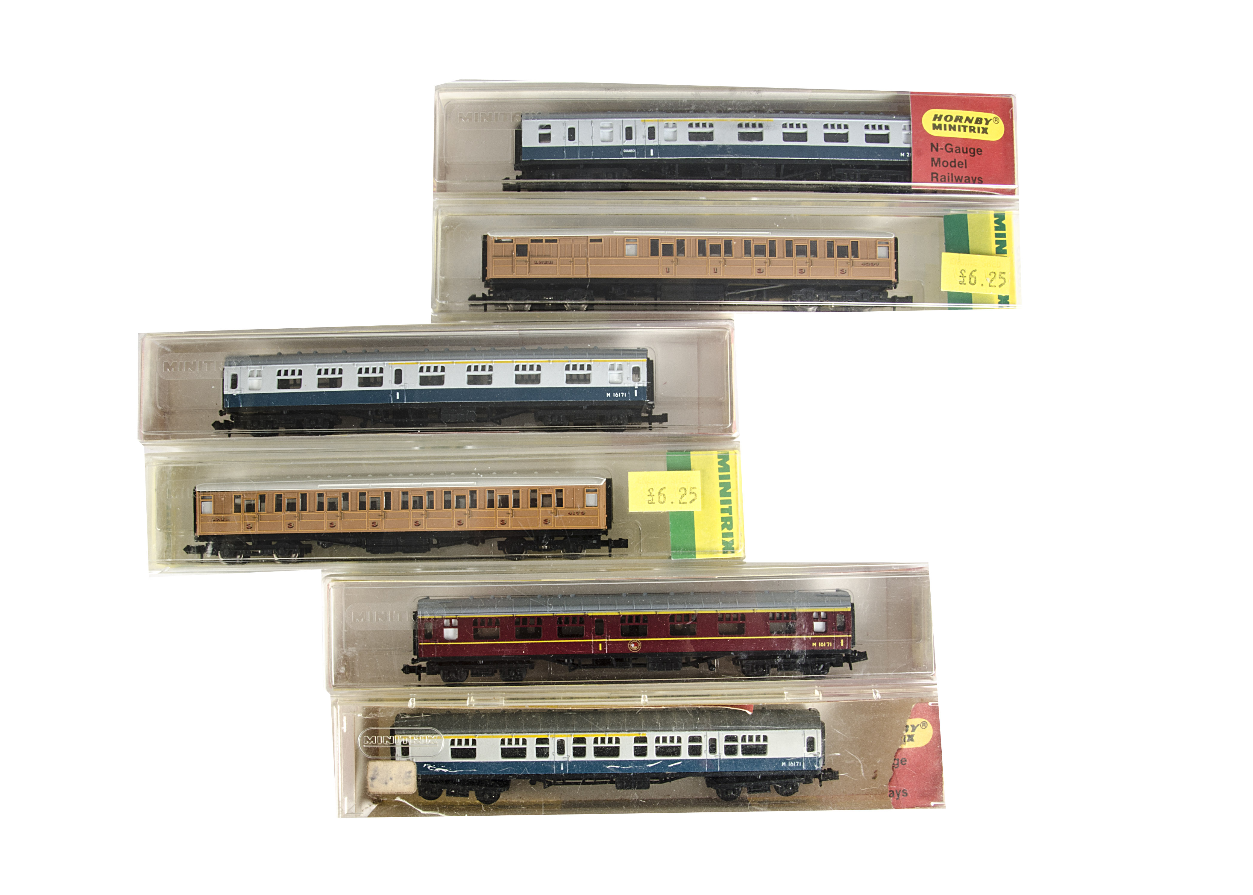 Minitrix N Gauge Passenger Stock, including 5 BR Mk 1 stock in maroon livery, 4 more in blue/grey,