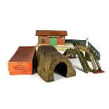 Hornby O Gauge Footbridges Tunnel and Goods Shed, including a semi-repro constructional