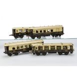 Hornby O Gauge No 2 and No 3 Pullman Coaches, all in the earlier Pullman livery with cream cant-