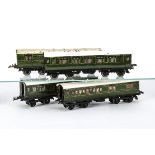 Hornby O Gauge No 2 Southern Railway Corridor Coaches, comprising two 3rd class and two brake/