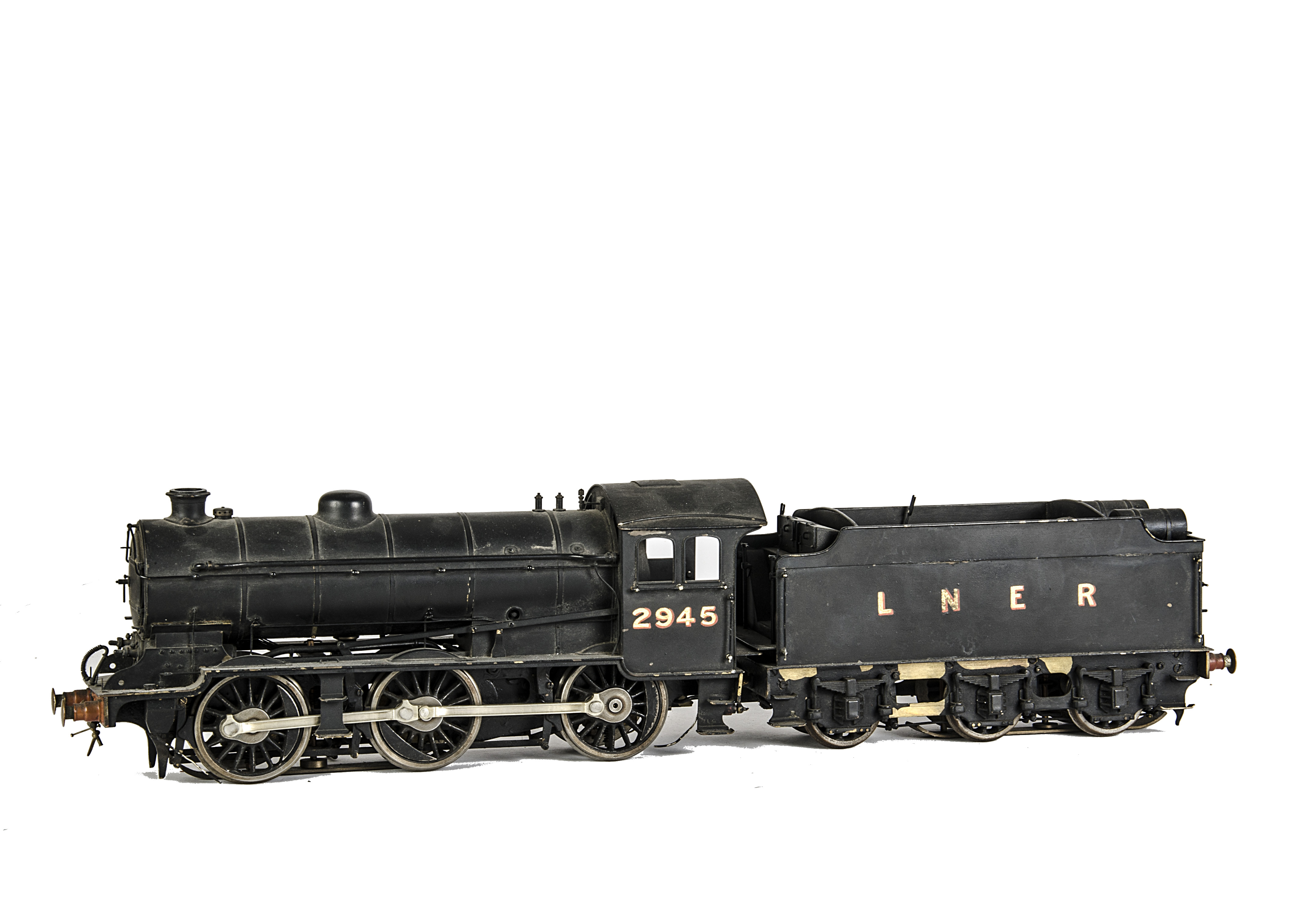 A Gauge 1 Electric 3-rail LNER Class J39 0-6-0 Locomotive and Tender, in LNER black as no 2945, with