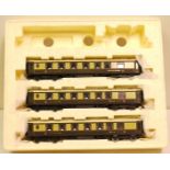 Hornby (China) 00 Gauge R2369 Golden Arrow Train Pack, comprising three Golden Arrow Pullman Cars,